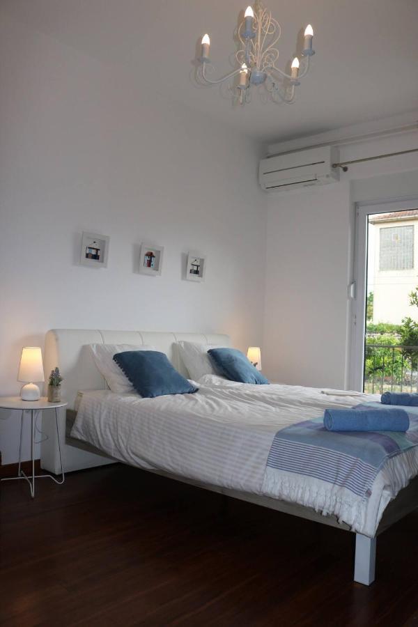 Apartments Ela Трогір Екстер'єр фото