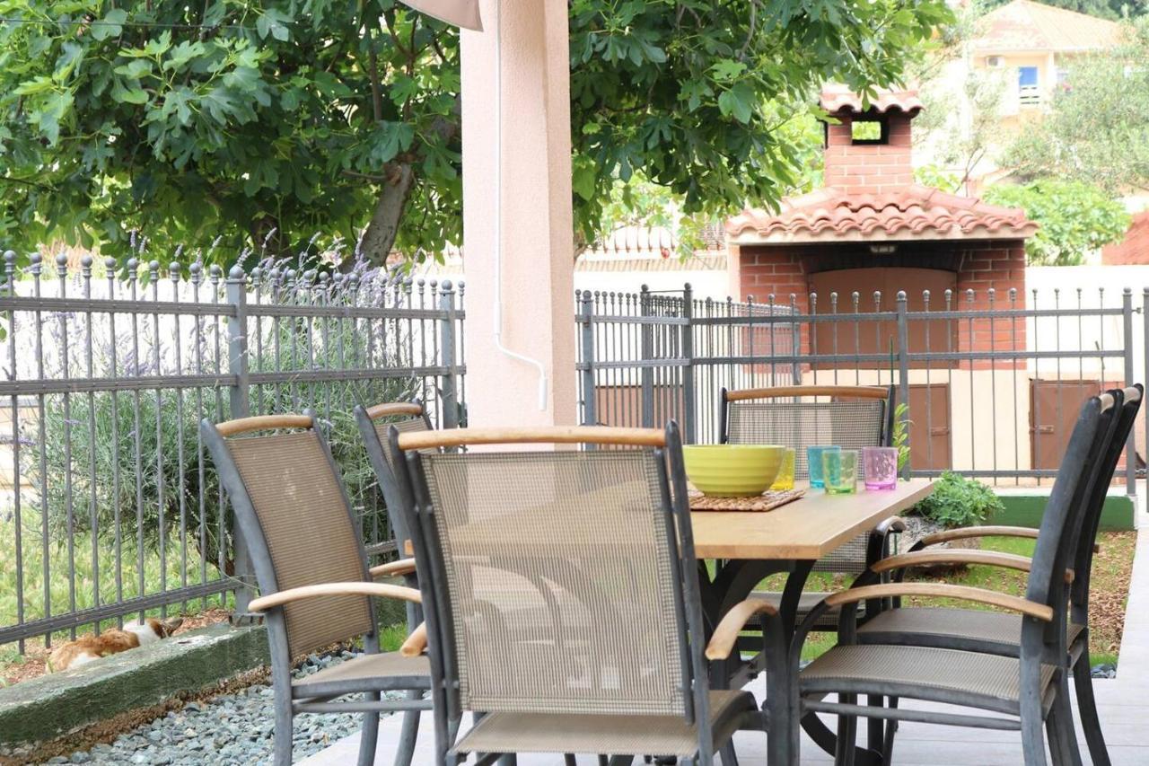 Apartments Ela Трогір Екстер'єр фото
