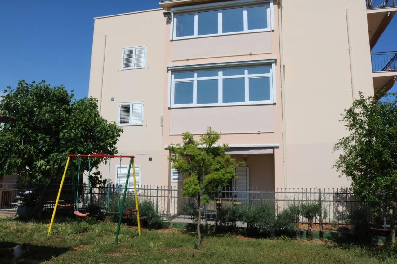 Apartments Ela Трогір Екстер'єр фото