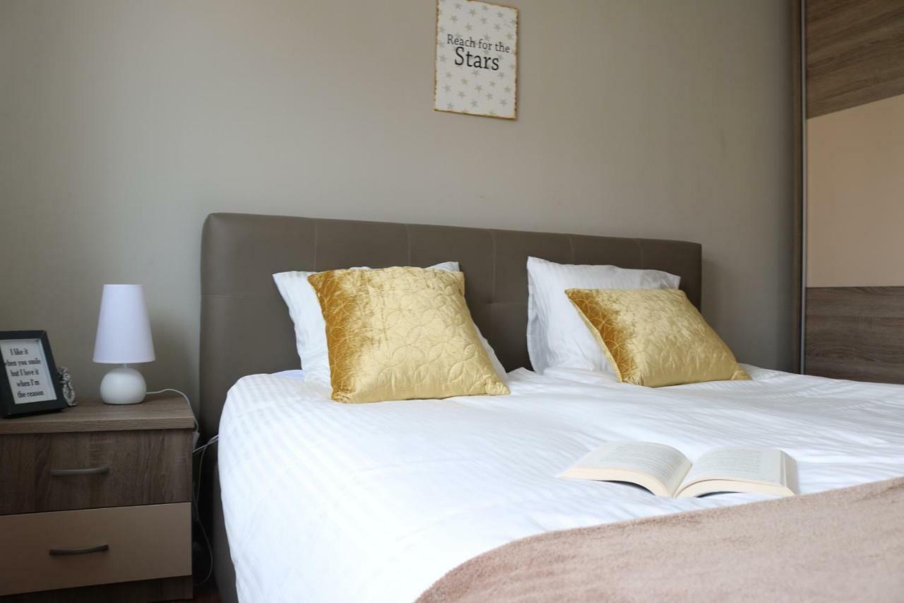 Apartments Ela Трогір Екстер'єр фото